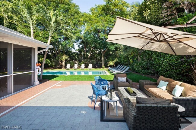 Building Photo - 339 4th Ave N