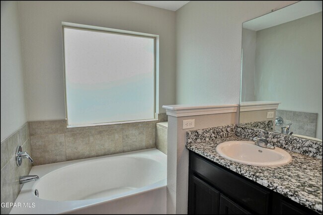 Building Photo - 14176 Charles Pollock Ave