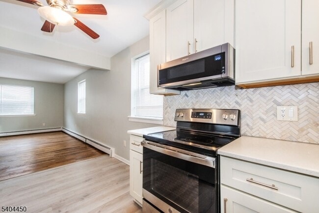 Building Photo - 191 N Beverwyck Rd