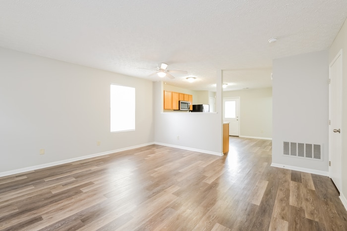 Building Photo - 4644 Kenross Dr