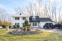 Building Photo - Sophisticated 4 bedroom Home in Coram for rent.