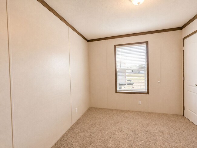 Building Photo - 621 Oregon St