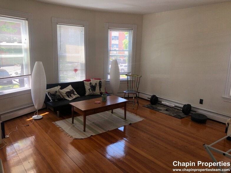 Building Photo - 66 Chestnut St