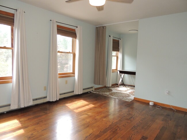 Building Photo - 12 Cardinal Ln