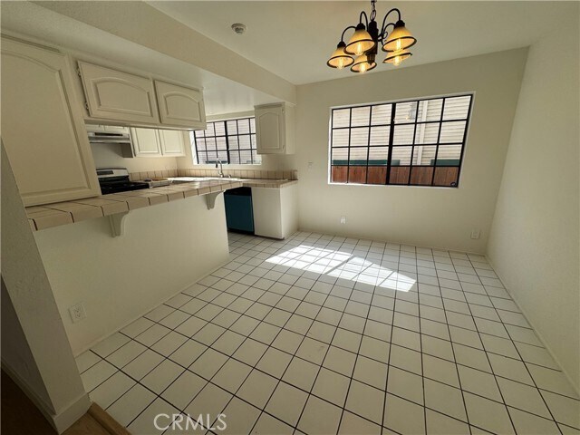 Building Photo - 526 S Catalina Ave