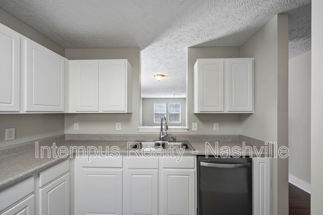 Building Photo - 5856 Monroe Crossing