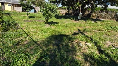 Building Photo - 5730 SW 26th St