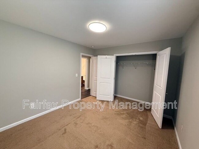 Building Photo - 127 Rosebud Ln