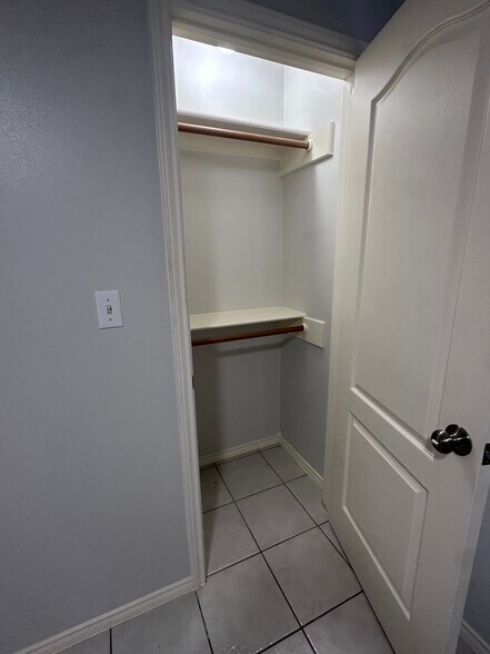 Building Photo - 412 Prescott Loop