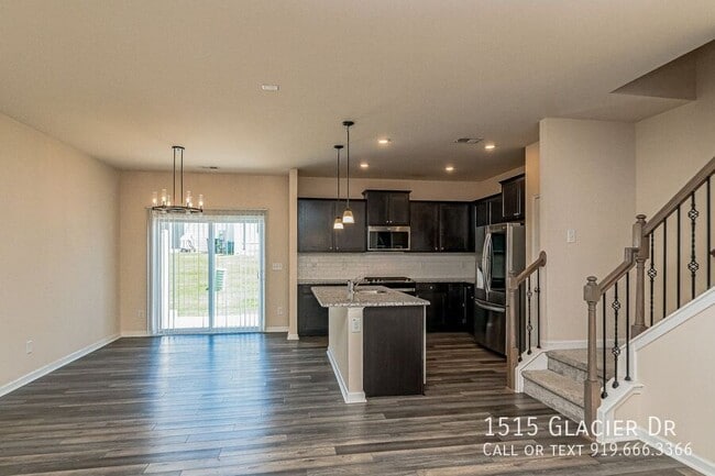 Building Photo - 1515 Glacier Dr