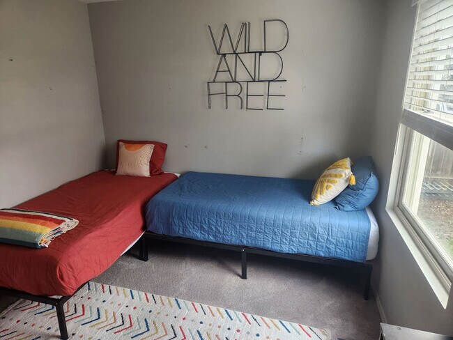 Building Photo - 1619 Ruby Ct