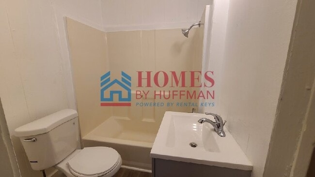 Building Photo - Effiency Unit | Move In Ready