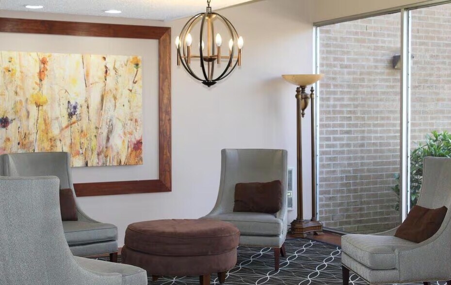 Front Lobby - 100 West Ave