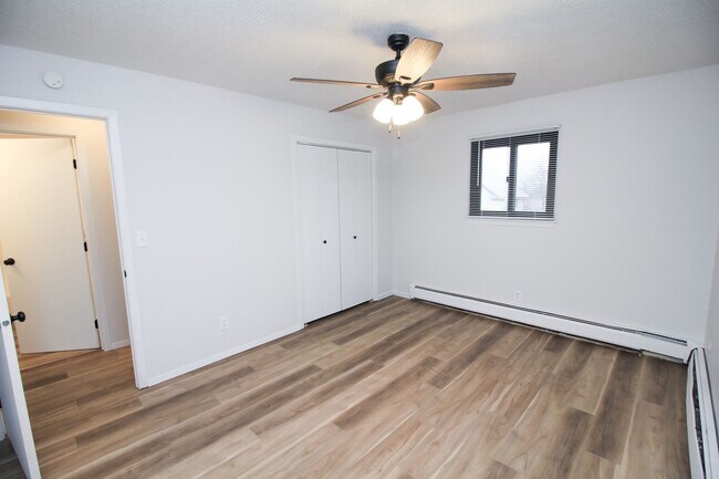 Building Photo - Renovated 2 Bedroom Downtown Sioux Falls!