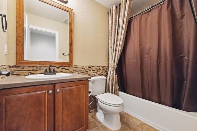 Building Photo - 9218 Viaggio Way