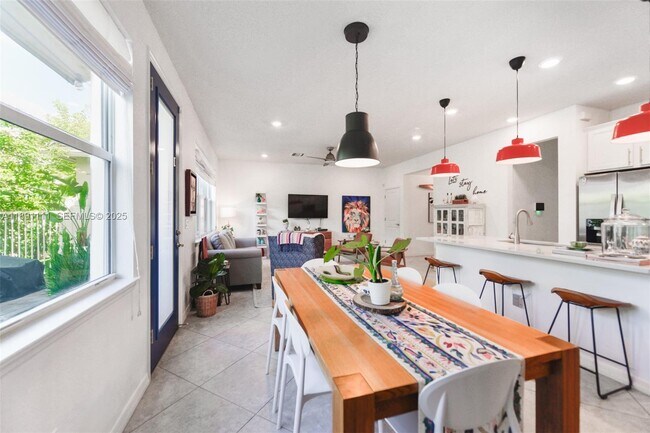 Building Photo - 4735 Eucalyptus Dr