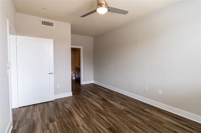 Building Photo - 3016 Guadalupe St