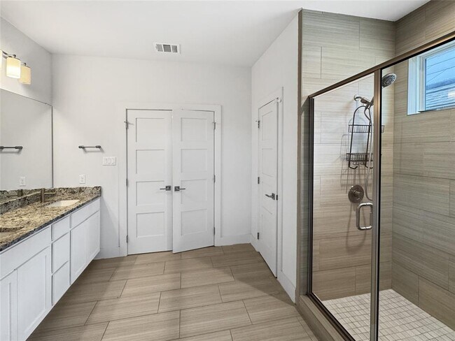 Building Photo - 1304 Westborough Ln