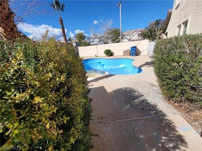 Building Photo - 10799 Flame Vine Ct