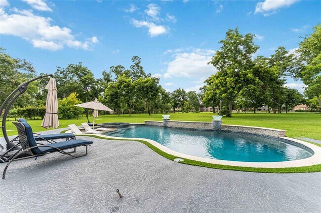 Primary Photo - 3819 Emerald Lake Dr