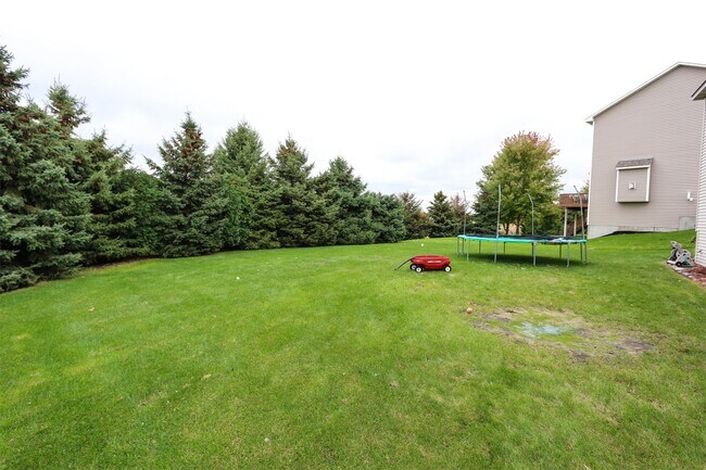 Building Photo - 1715 Fox Run