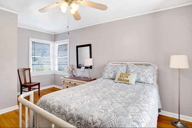 Building Photo - Vintage East Hill Mid-Century Home