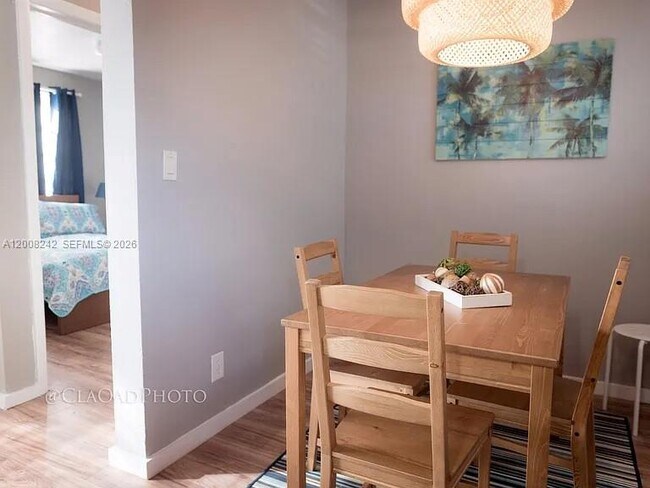 Building Photo - 375 SW 19th Ave