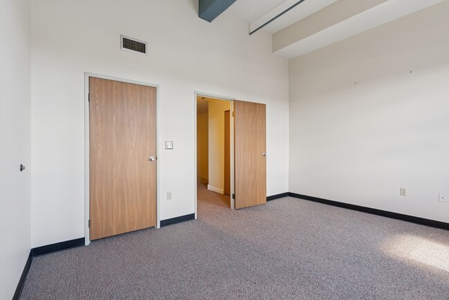 Building Photo - 1 Saco Island Terrace