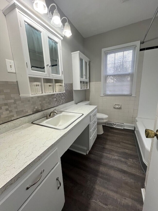 Building Photo - Charming 3-bedroom, 1-bath in Wilmore, KY