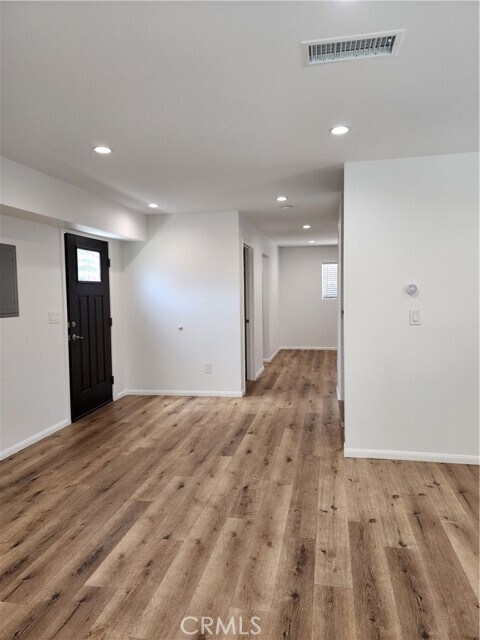 Building Photo - 6662 Satsuma Ave