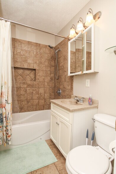 Building Photo - 809 N. SHERMAN