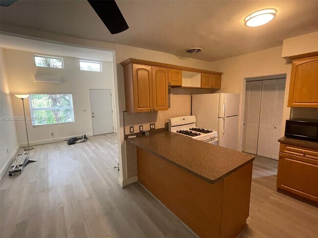 Building Photo - 1612 NE 110th Terrace