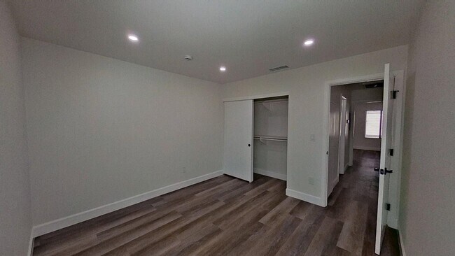 Building Photo - 8592 Cornwall Cir
