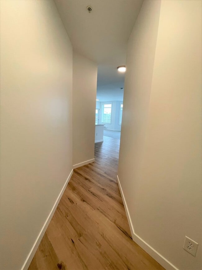 Building Photo - 2bd/1.75ba Seattle Condo