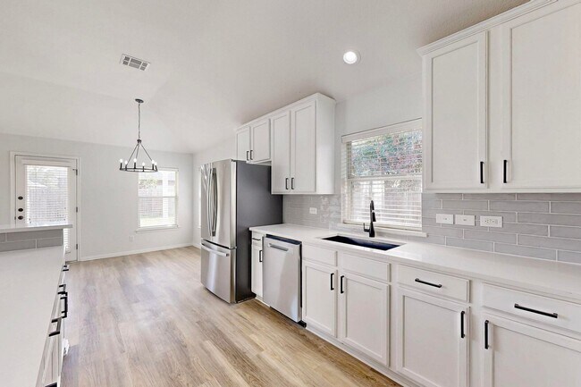 Building Photo - 123 Hackberry Trail