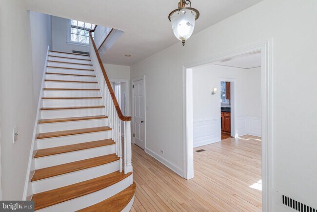 Building Photo - 150 Prospect Ave