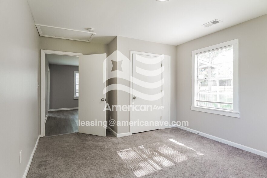 Building Photo - 105 Livingston Ct