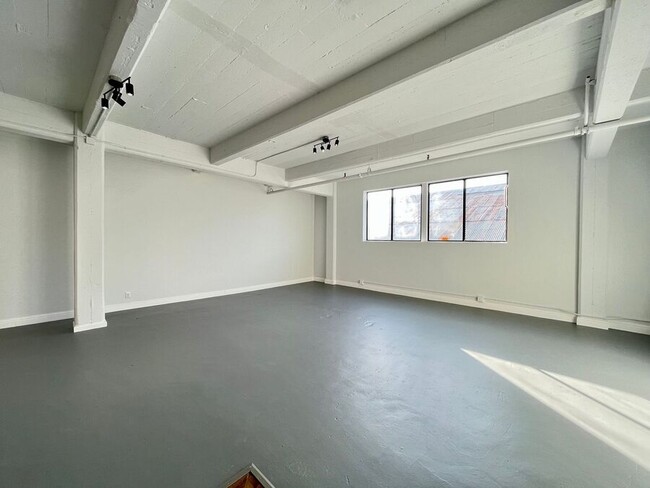 Primary Photo - 1341 58th Ave