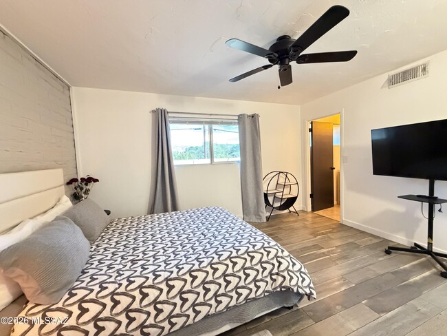 Building Photo - 8271 E Kenyon Dr