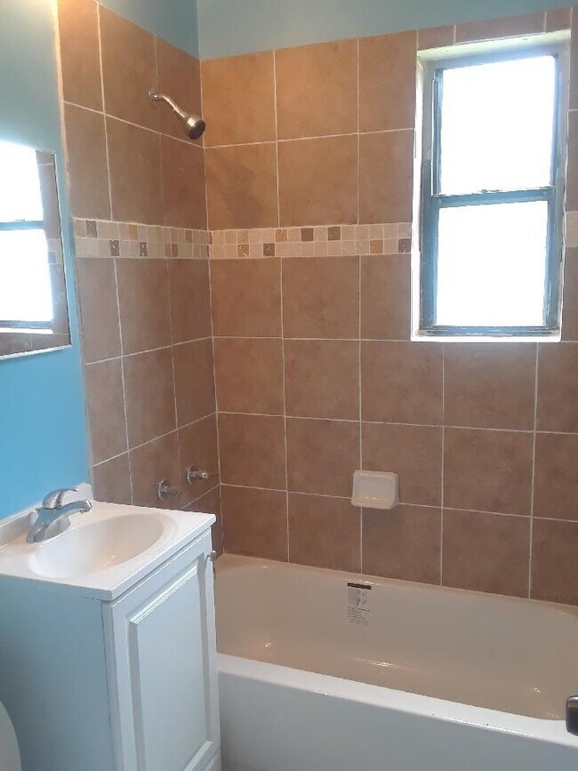 Building Photo - 2520 Ribault Scenic Dr