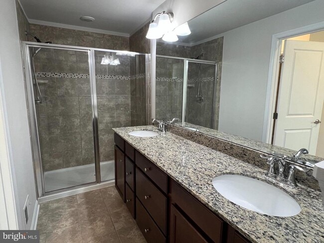 Building Photo - 3628 Briarwood Dr