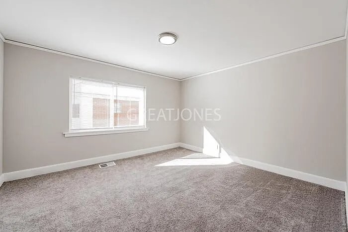 Building Photo - 1937 Bullard St