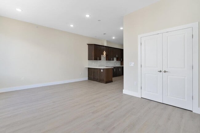 Building Photo - 527-535 Union Ave