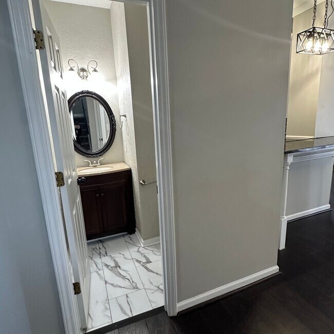 Building Photo - Charming 4BR House in Clayton