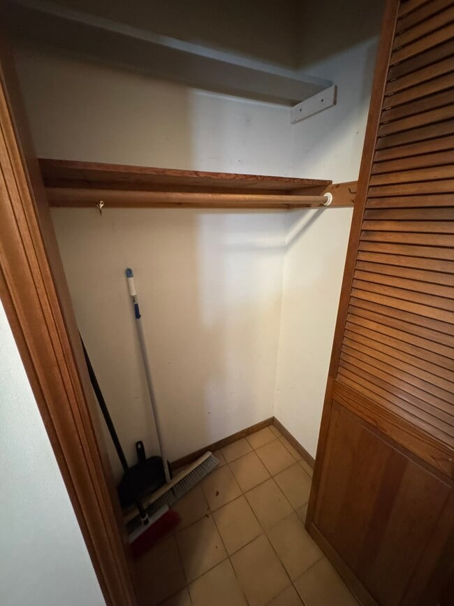 Building Photo - 651 Aldrich Rd