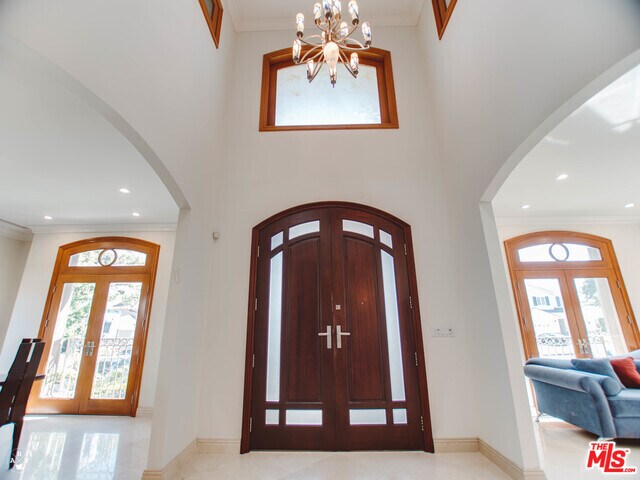 Building Photo - 9033 Cresta Dr