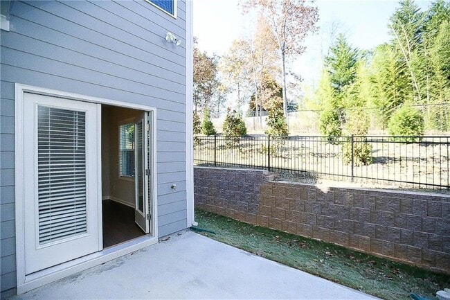 Building Photo - 648 Lansing Grove Way