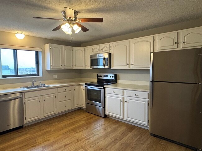 Building Photo - 22 9th St