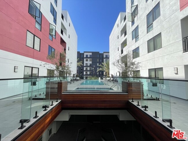 Building Photo - 1234 Wilshire Blvd