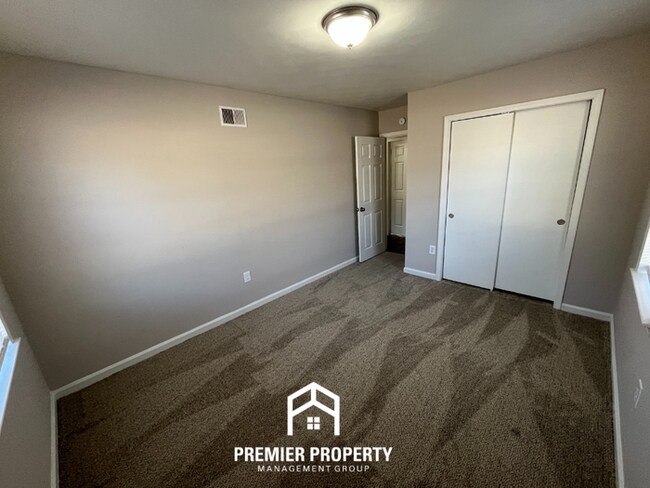 Building Photo - 211 Burwood Dr